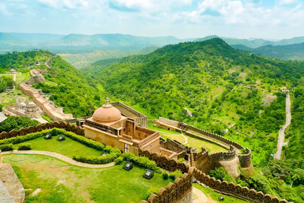 Udaipur to Ranakpur/Kumbhalgarh Taxi Services Udaipur to Ranakpur/Kumbhalgarh Taxi Services