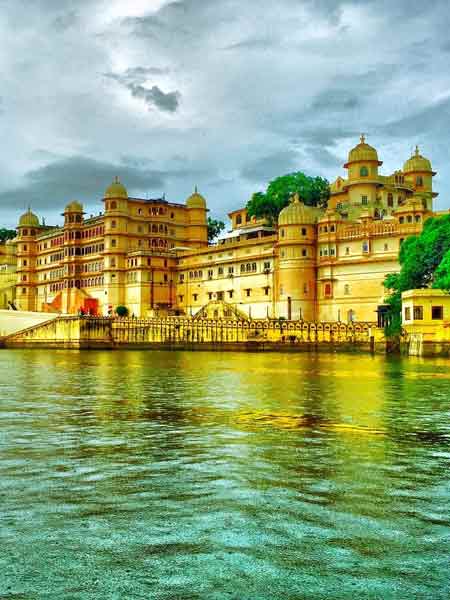 Taxi Service in Udaipur