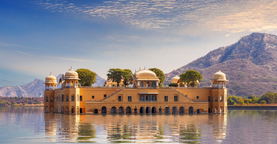 Taxi Service in Udaipur