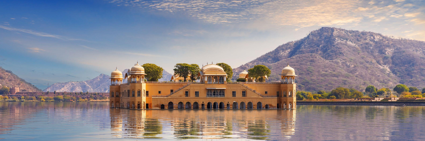 Taxi Service in Udaipur