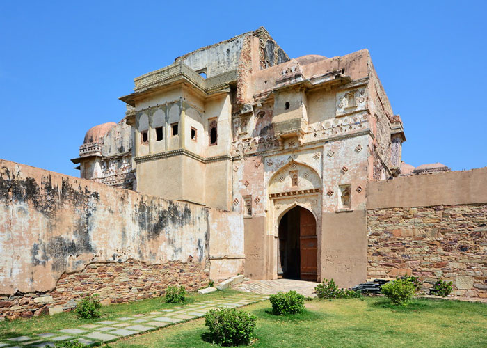 Udaipur to Chittorgarh Taxi Udaipur to Chittorgarh Taxi